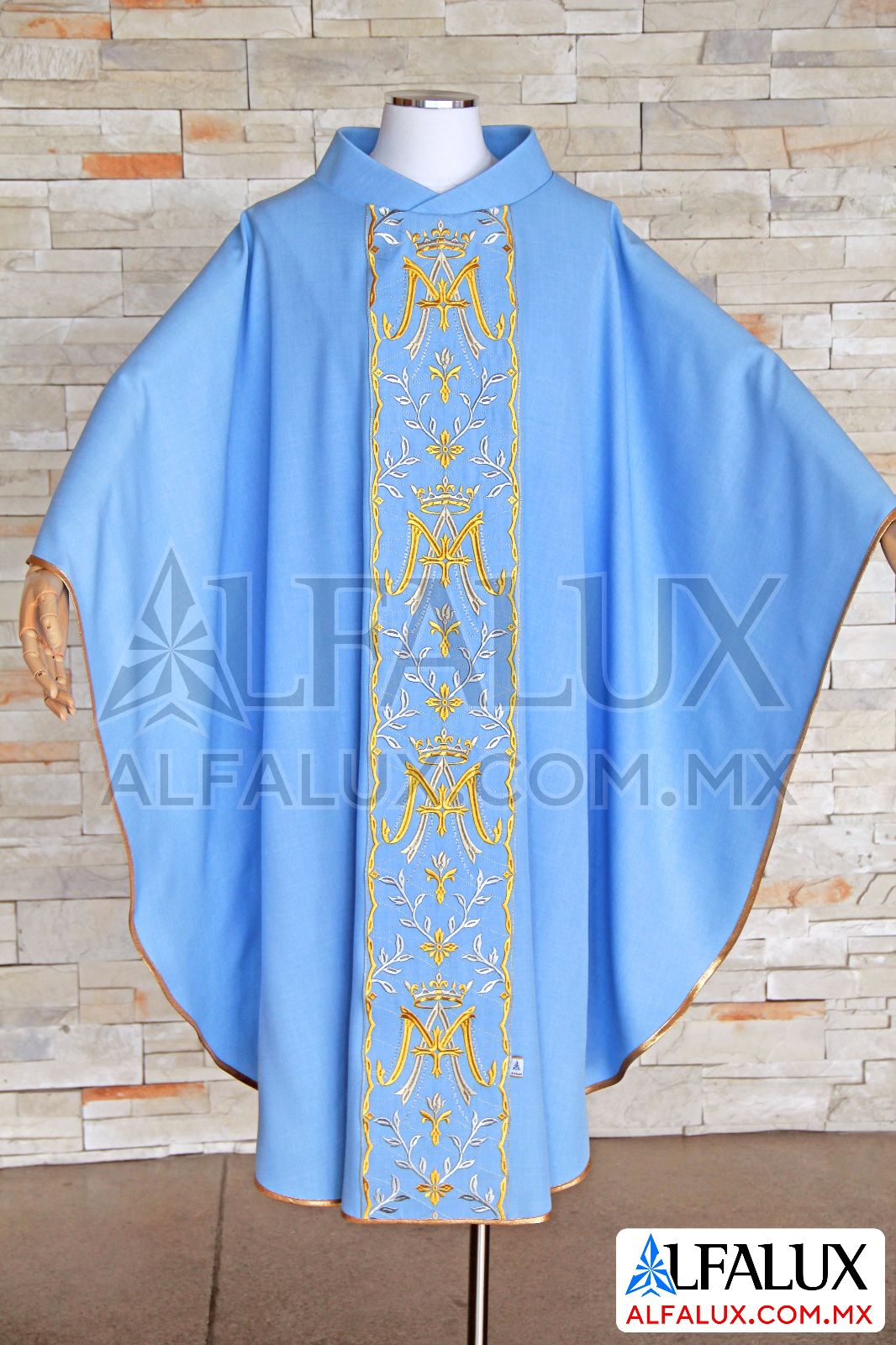 28 MARIA REINA Casulla Alfalux  Central Azul Cielo 33 (1)